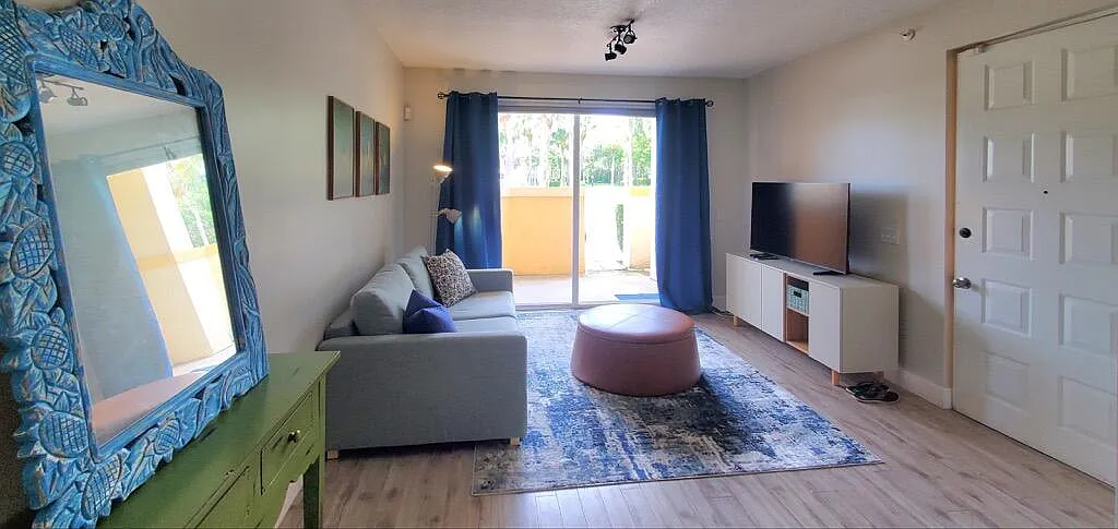 1 bed, 1.0 bath, 596 sqft, $2,375 — Photo 2