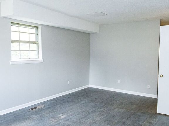 3rd image of 7795 Basswood Dr