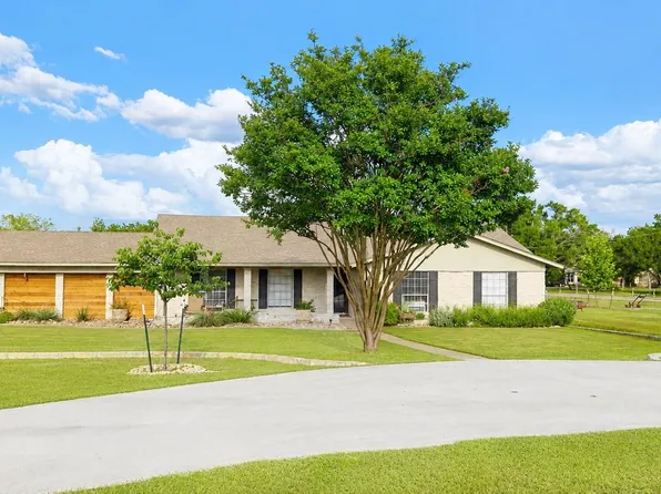 301 Retha Dr, Dripping Springs, TX 78620