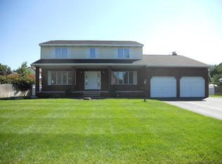 17 Winchester Pl, Loudonville, NY 12211