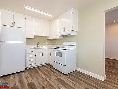 4th image of 990 Helen Ave APT 1