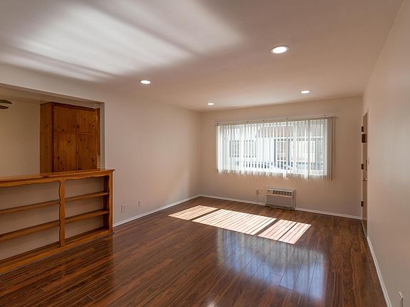 4th image of 530 N Maryland Ave #2