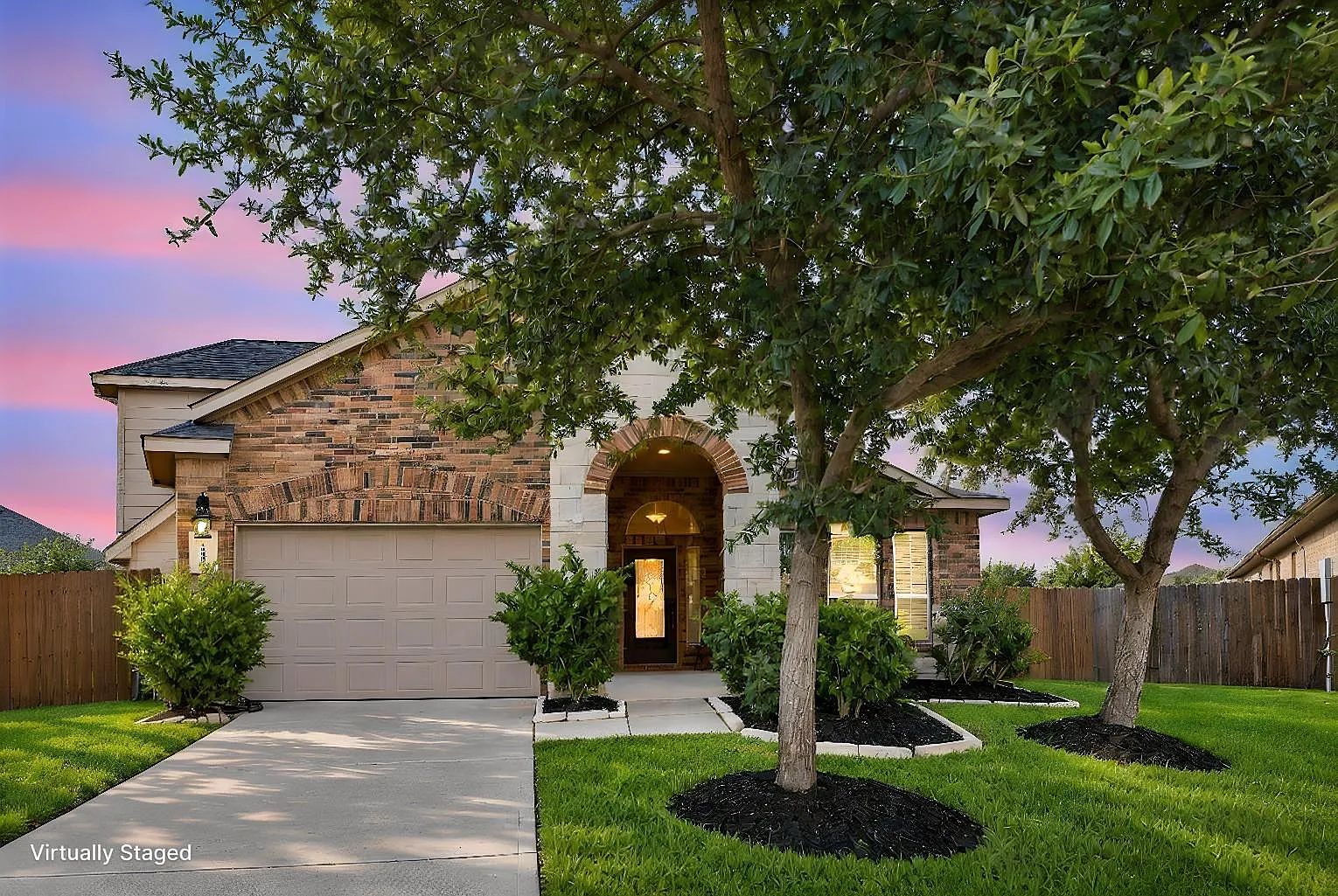 4 bed, 3.5 bath, 2570 sqft, $2,800 — Photo 1
