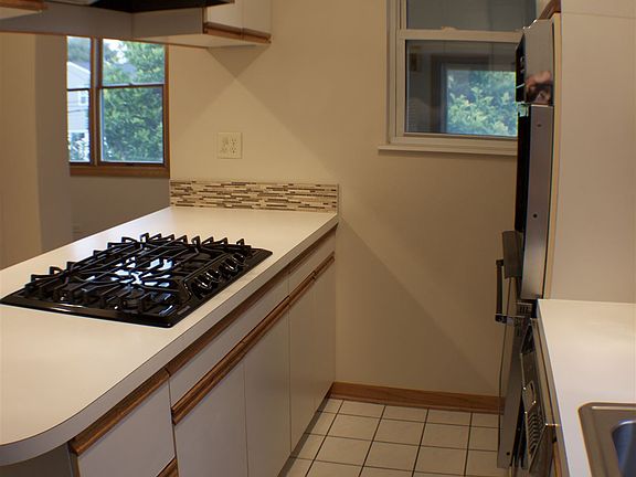 5th image of 2518 W Hutchinson St #2