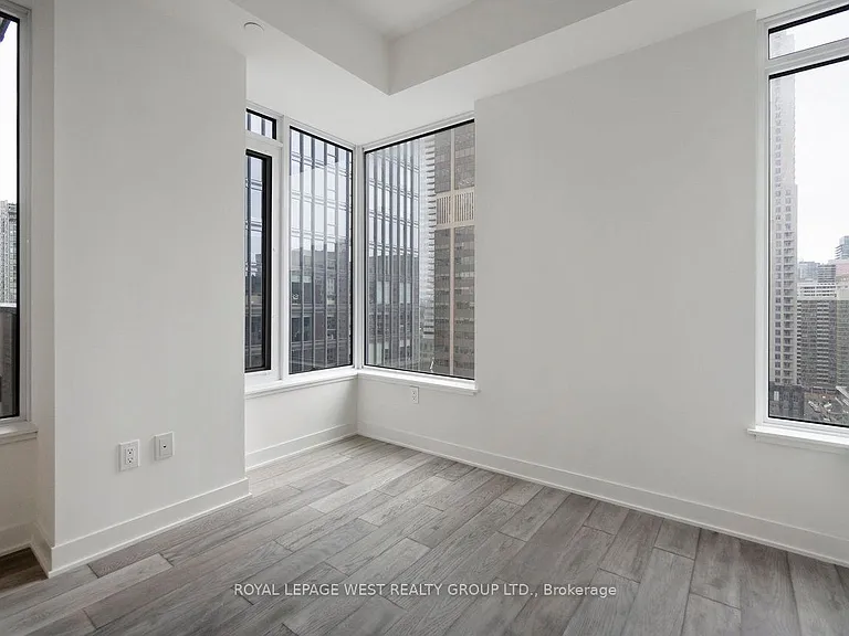 11 Yorkville Ave #1310 — Photo 32
