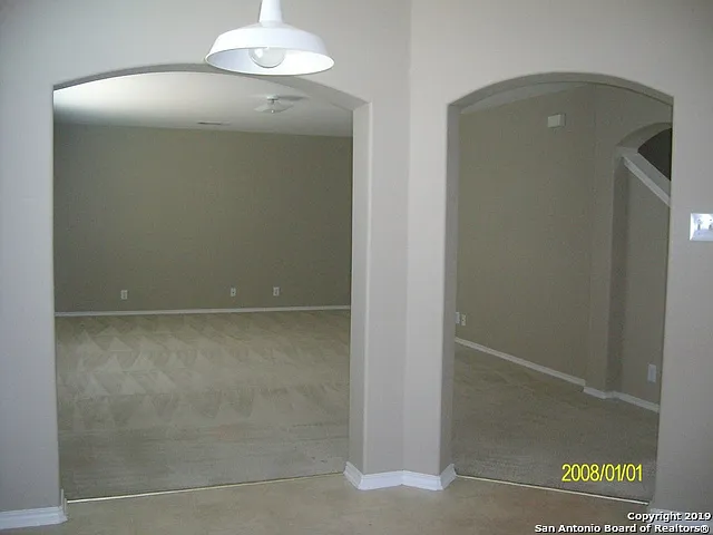 1122 Cockroft Dr — Photo 7
