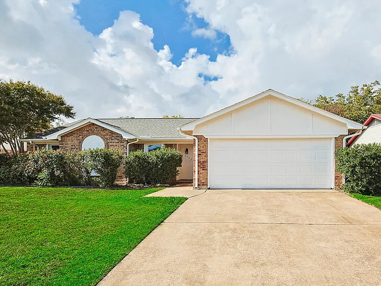 3433 Murphy Dr — Photo 1