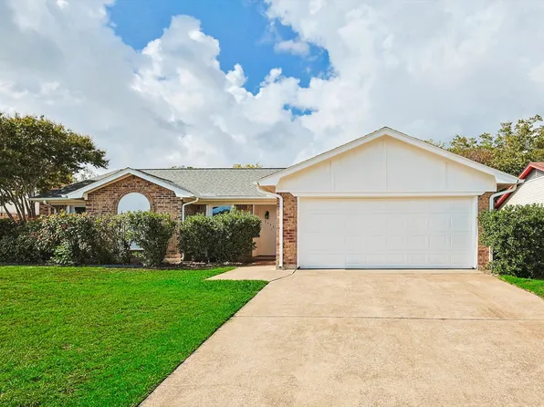 3433 Murphy Dr, Bedford, TX 76021