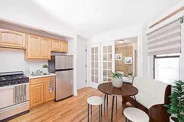 Rented by R New York
