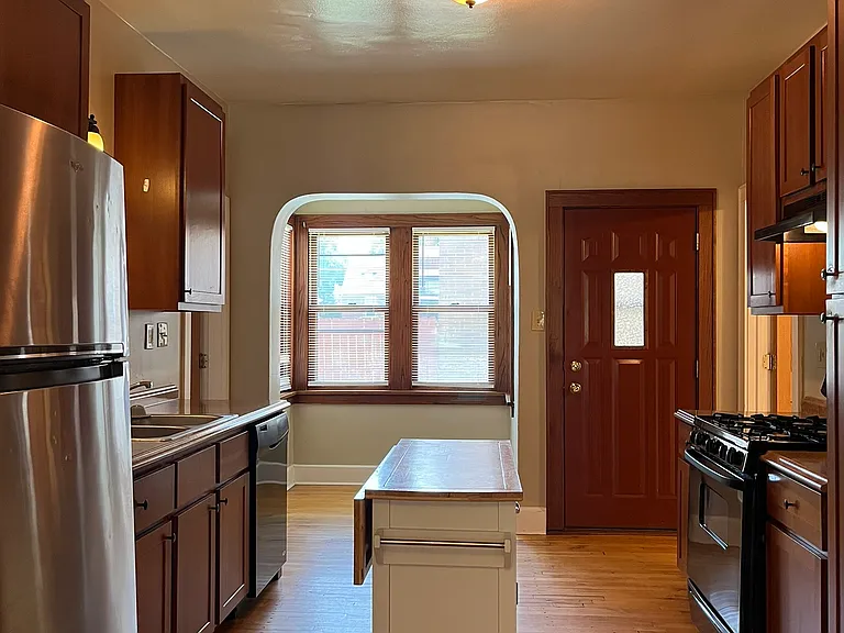 1211 E Saveland Ave #LOWER — Photo 5