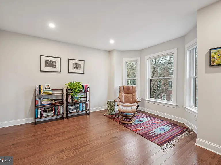 1802 Christian St — Photo 15