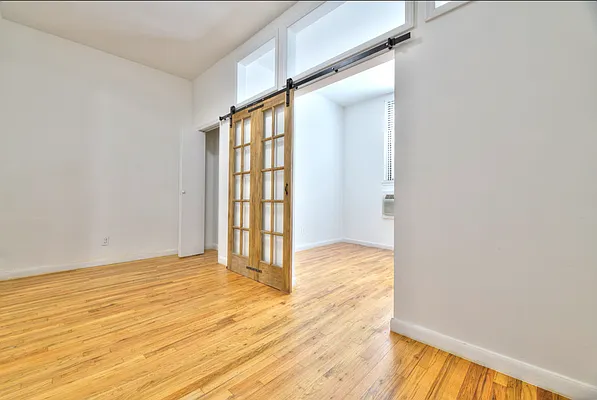 Rented by REAL New York | media 11