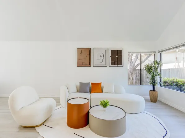 9015 Meadowrun Way, San Diego, CA 92129