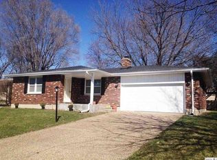 3821 Stonegate Rd, Quincy, IL 62305