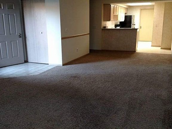 3rd image of 548 Dandy Brush Ln E