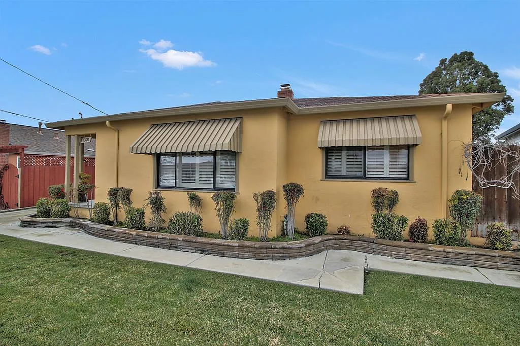 13641 Emilie Dr photo 1