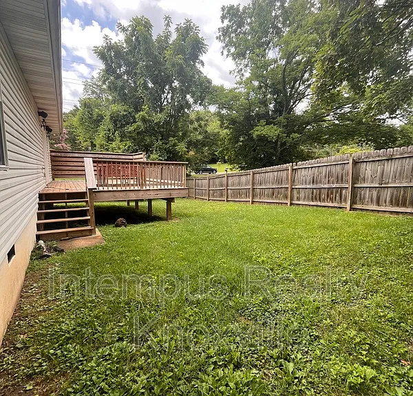 1333 Willmann Ln — Photo 35