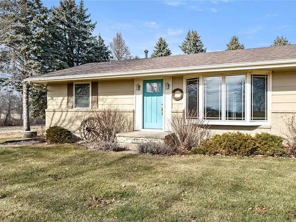 5761 Pine Ave, Des Moines, IA 50321