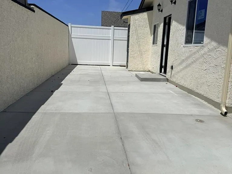 324 N J St — Photo 1