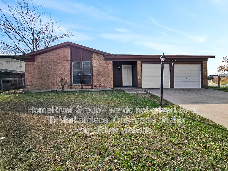 7453 Darien St — Photo 18