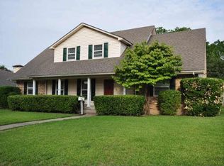 9409 Springwater Dr, Dallas, TX 75228