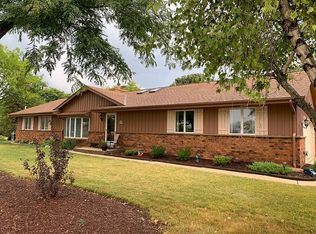 W164N8316 Lavergne Ave, Menomonee Falls, WI 53051