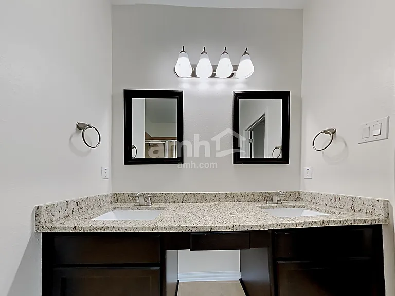 2213 Oak Circle Dr N — Photo 15