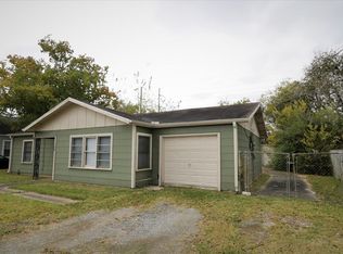 128 S 15th St, Nederland, TX 77627