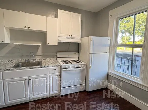 64 Hollis St, Framingham, MA