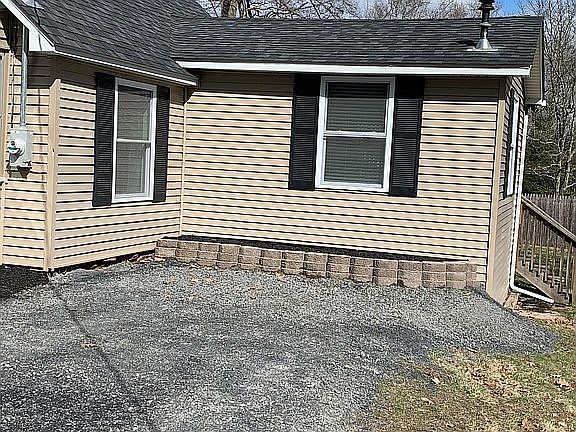 4th image of 72 Delaware Trl