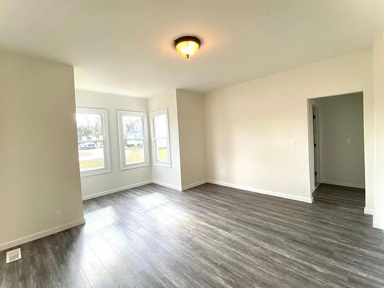 615 N Main St #A — Photo 2