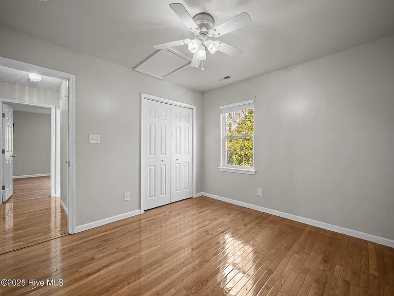 218 Winterberry Ct — Photo 18
