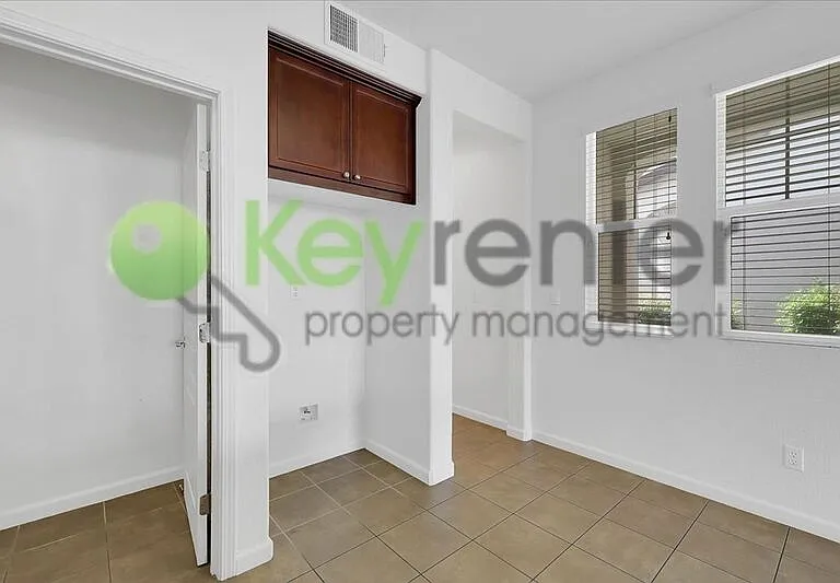 1104 Impressionist Loop — Photo 10
