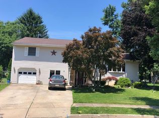 8 Charter Ct, East Brunswick, NJ 08816