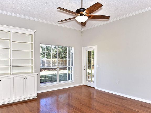 4th image of 4047 Soundpointe Dr