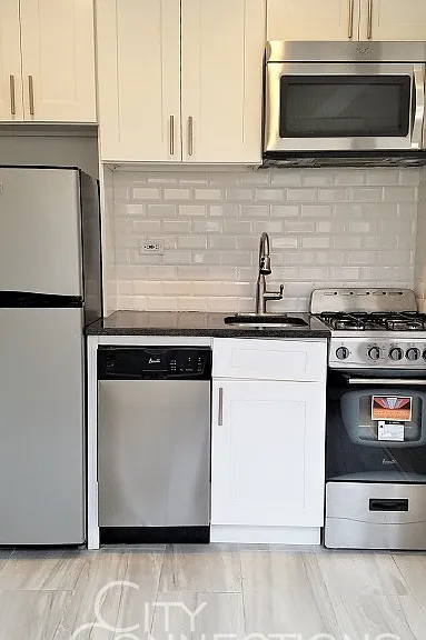 141 E 55th St #12A — Photo 6