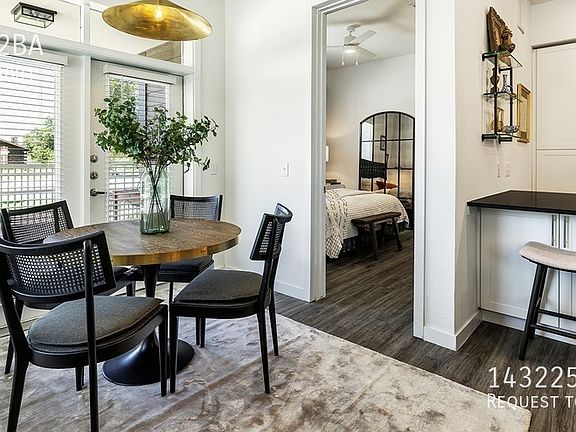 3rd image of 1464 E Whitestone Blvd #32