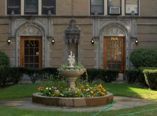 704 Hinman Ave APT 3A, Evanston, IL 60202
