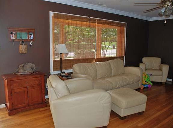 3rd image of 515 Fairfield Dr