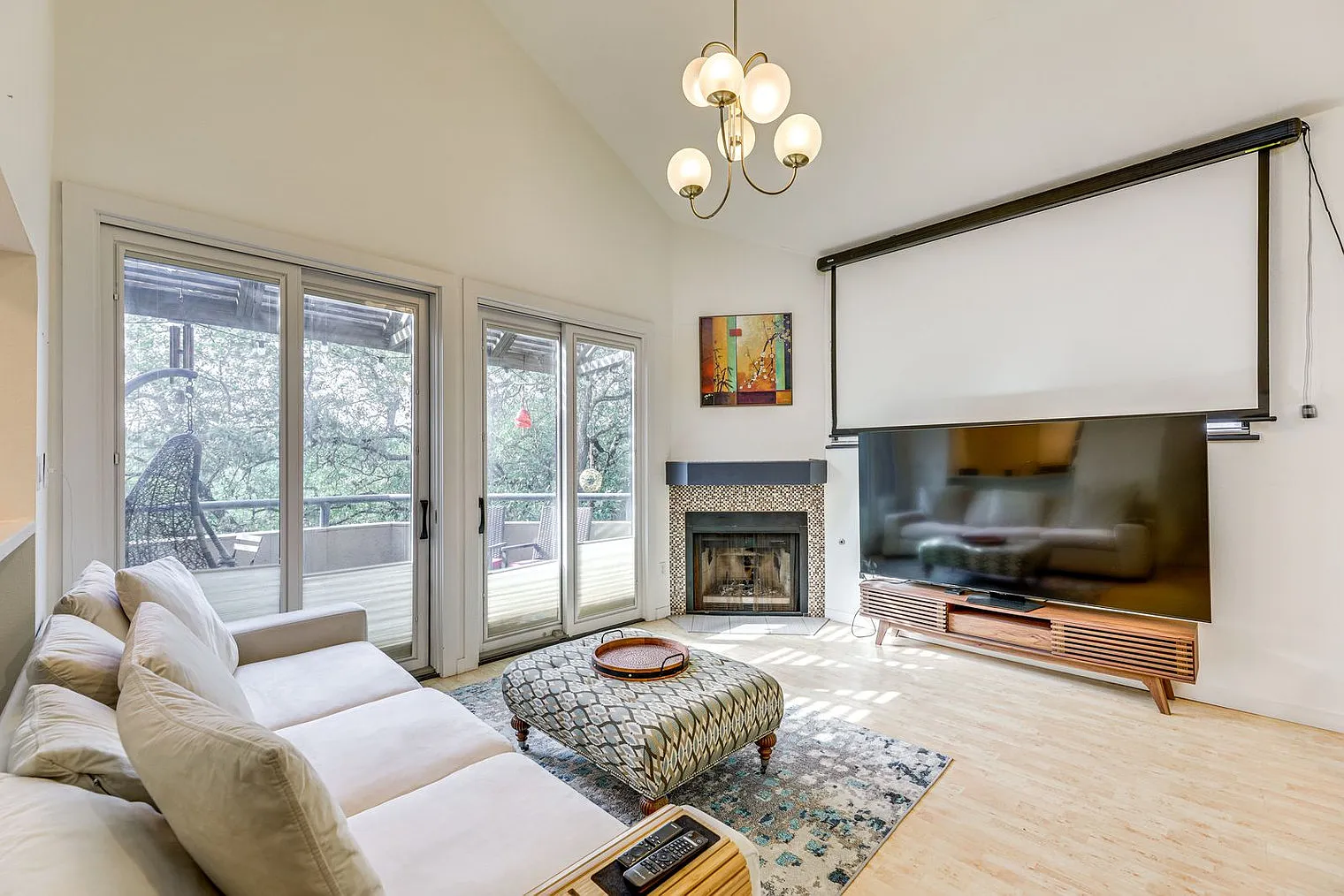 2 bed, 2.0 bath, 1334 sqft, $3,128 — Photo 3