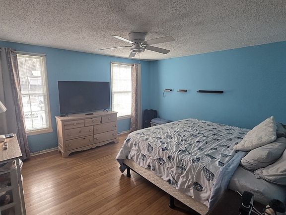 3rd image of 28 Compass Ln