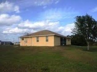 573 Bourse Cir, Lehigh Acres, FL 33936