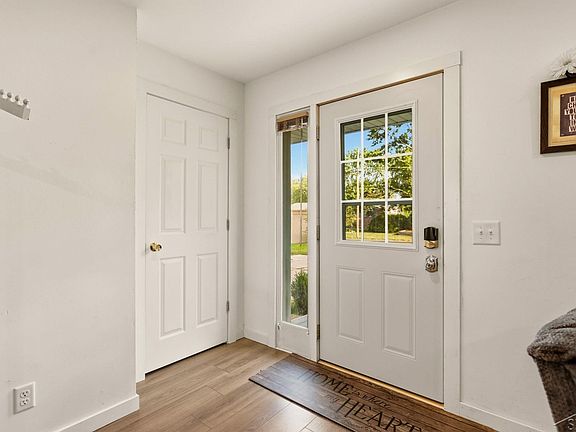 3rd image of 842 Wheelock St