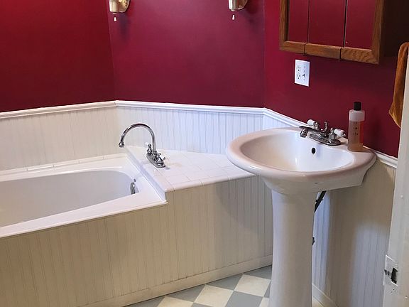 Main floor bathroom