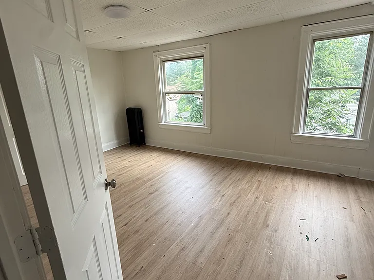 513 N Irving Ave — Photo 8