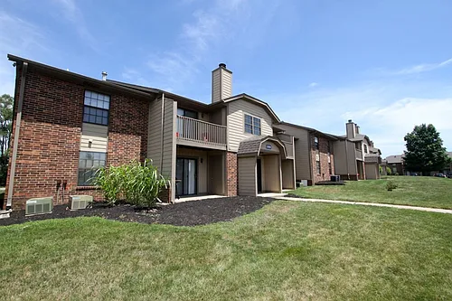 Cross Lakes Apartments Photo 1