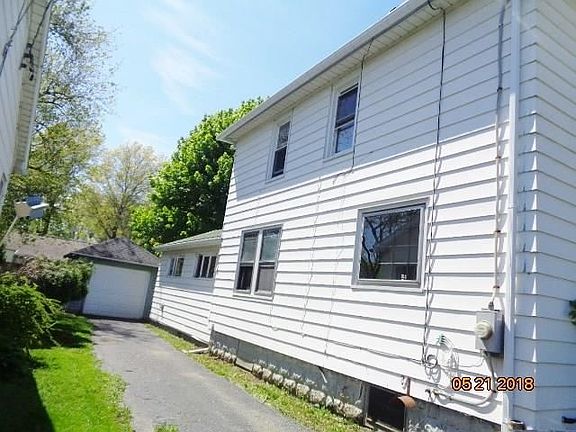 2nd image of 425 Woodrow Ave