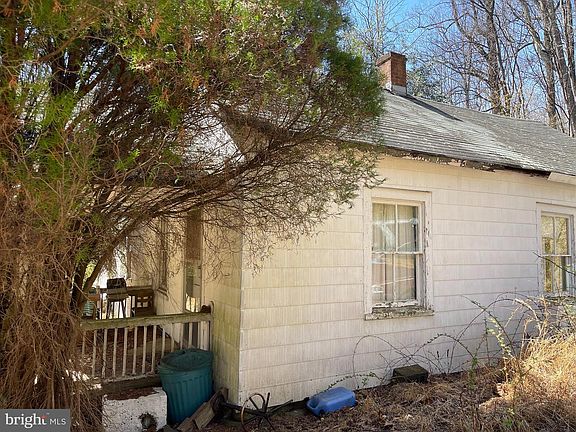 4th image of 4100 Heards Ln