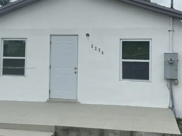 2254 NW 58th St, Miami, FL 33142