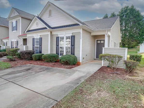 1144 Phil Oneil Dr, Charlotte, NC 28215